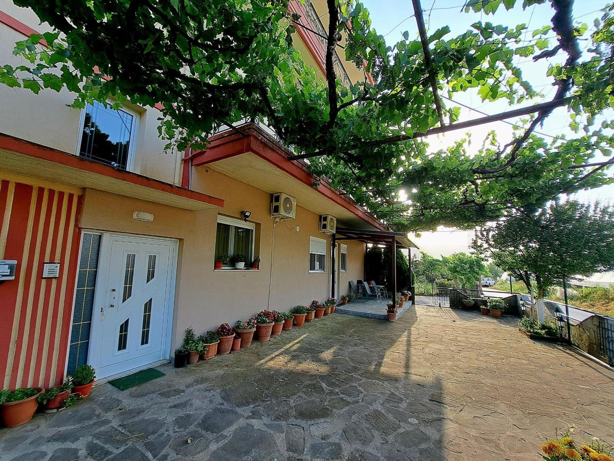 Villaggio Traditional Living